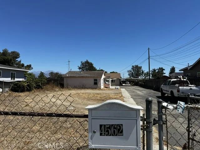 4562 Phelan, Baldwin Park, CA 91706