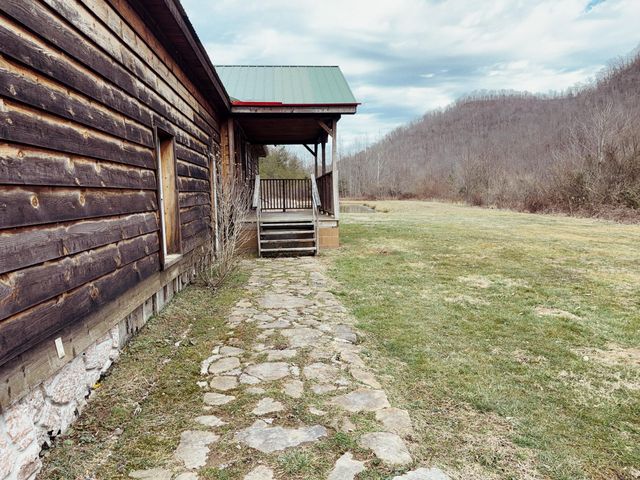 106 Honda Lane, Flat Lick, KY 40935