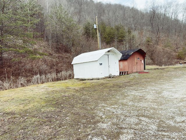 106 Honda Lane, Flat Lick, KY 40935