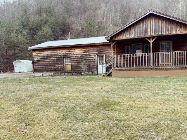 106 Honda Lane, Flat Lick, KY 40935