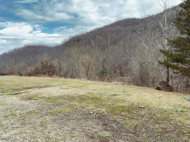 106 Honda Lane, Flat Lick, KY 40935
