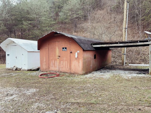 106 Honda Lane, Flat Lick, KY 40935