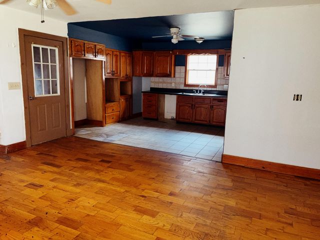 106 Honda Lane, Flat Lick, KY 40935