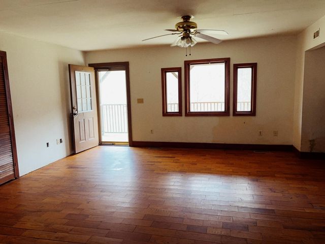 106 Honda Lane, Flat Lick, KY 40935