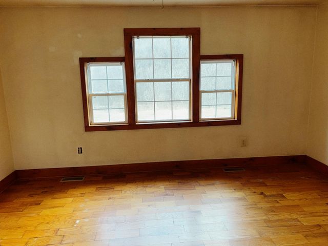 106 Honda Lane, Flat Lick, KY 40935