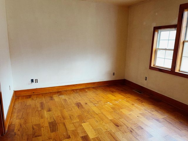 106 Honda Lane, Flat Lick, KY 40935