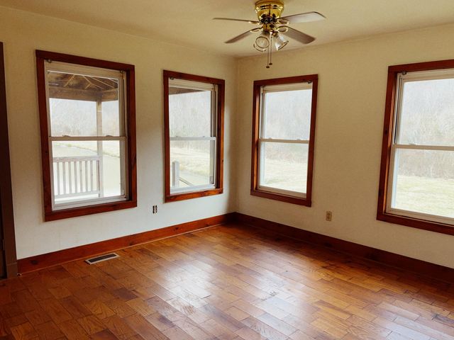 106 Honda Lane, Flat Lick, KY 40935