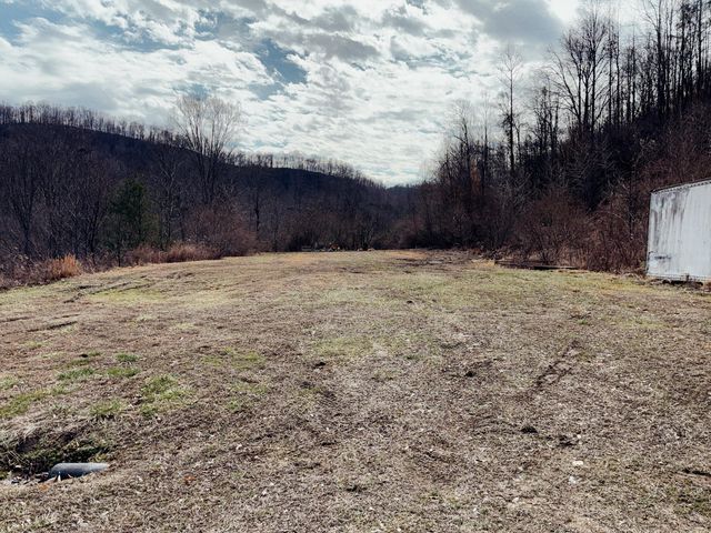 106 Honda Lane, Flat Lick, KY 40935