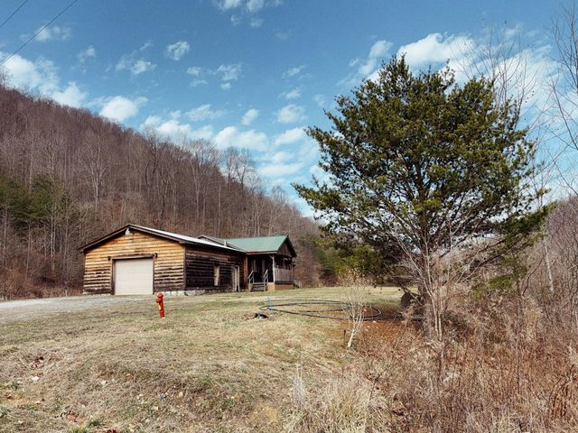 106 Honda Lane, Flat Lick, KY 40935