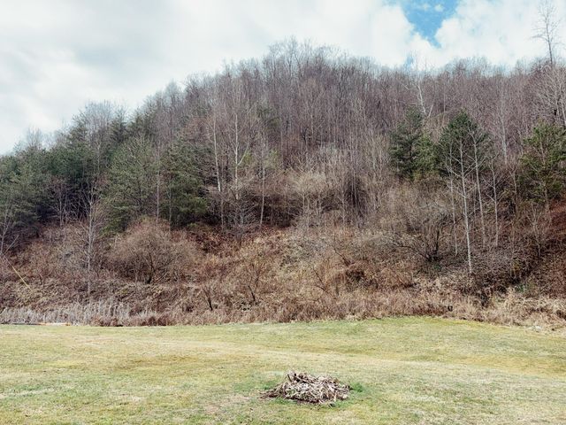 106 Honda Lane, Flat Lick, KY 40935