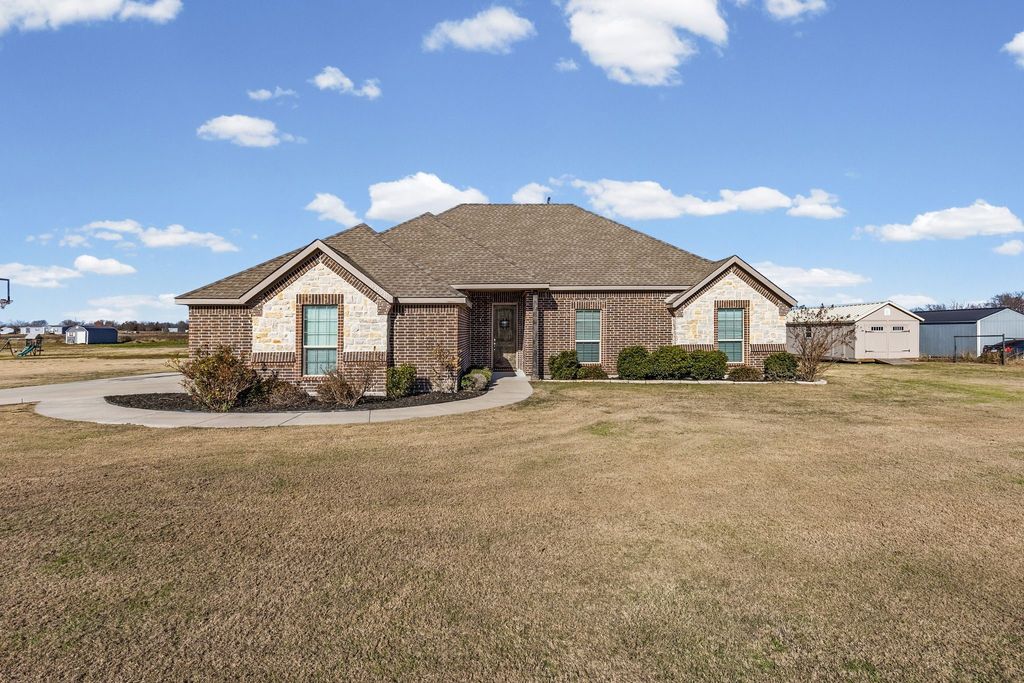 4608 County Road 2714, Caddo Mills, TX 75135