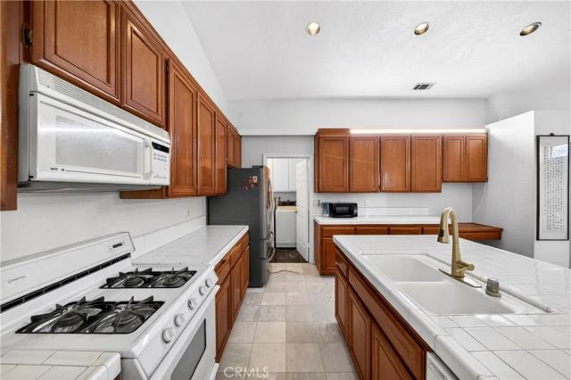 9770 Sunny Vista, Phelan, CA 92371
