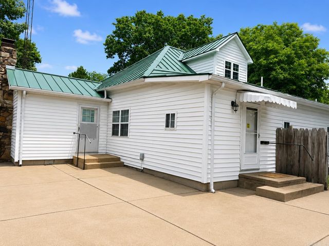300 W Hinkley St, Brookland, AR 72417