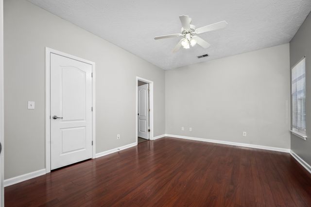 2634 Sewanee Pl, Murfreesboro, TN 37128