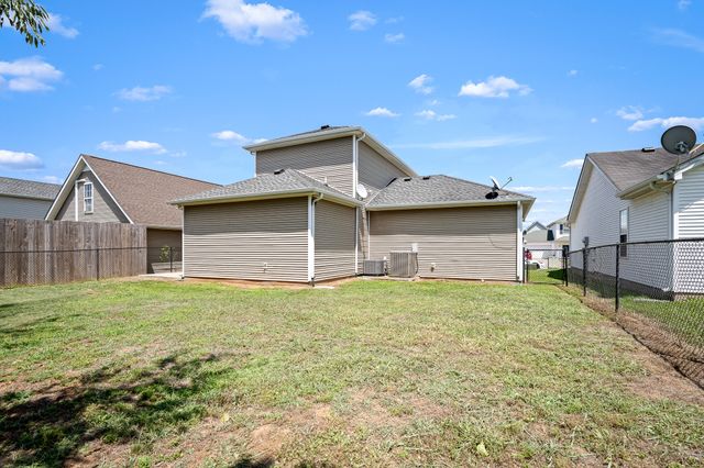 2634 Sewanee Pl, Murfreesboro, TN 37128
