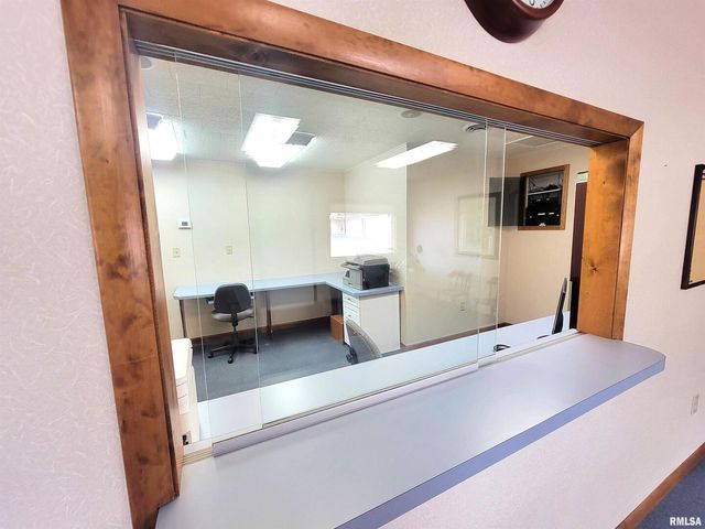 119 W 2ND Street, Flora, IL 62839