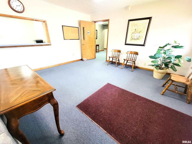 119 W 2ND Street, Flora, IL 62839