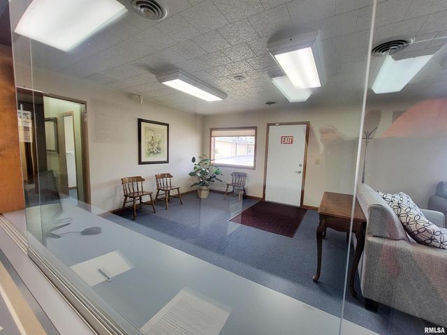 119 W 2ND Street, Flora, IL 62839