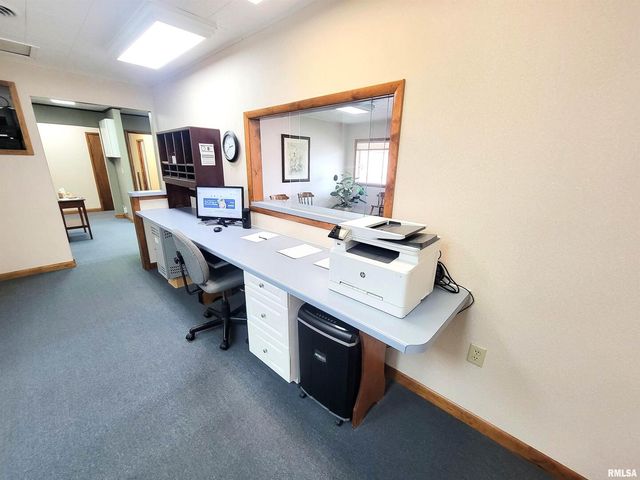 119 W 2ND Street, Flora, IL 62839