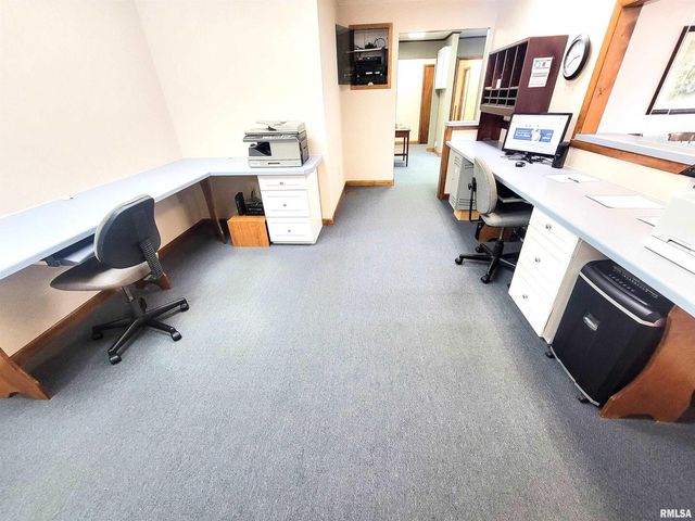 119 W 2ND Street, Flora, IL 62839