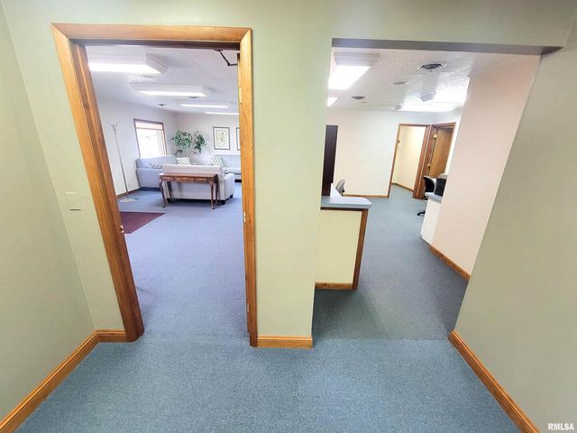 119 W 2ND Street, Flora, IL 62839