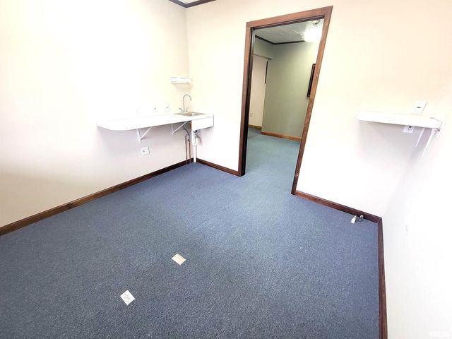 119 W 2ND Street, Flora, IL 62839