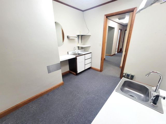 119 W 2ND Street, Flora, IL 62839