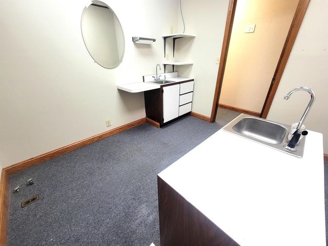 119 W 2ND Street, Flora, IL 62839