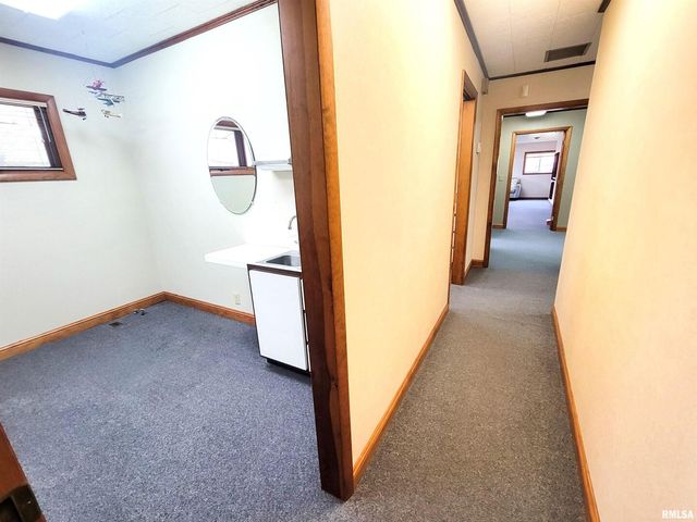 119 W 2ND Street, Flora, IL 62839