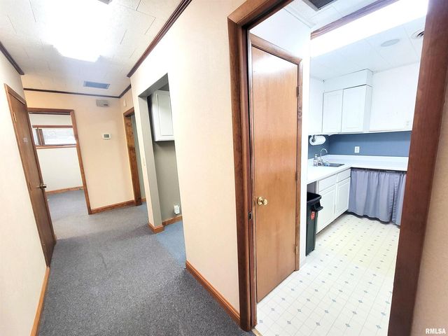 119 W 2ND Street, Flora, IL 62839