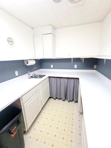 119 W 2ND Street, Flora, IL 62839