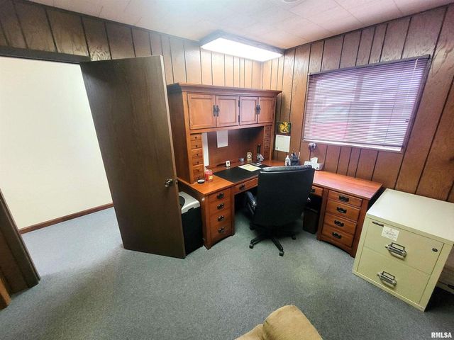 119 W 2ND Street, Flora, IL 62839