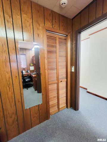 119 W 2ND Street, Flora, IL 62839