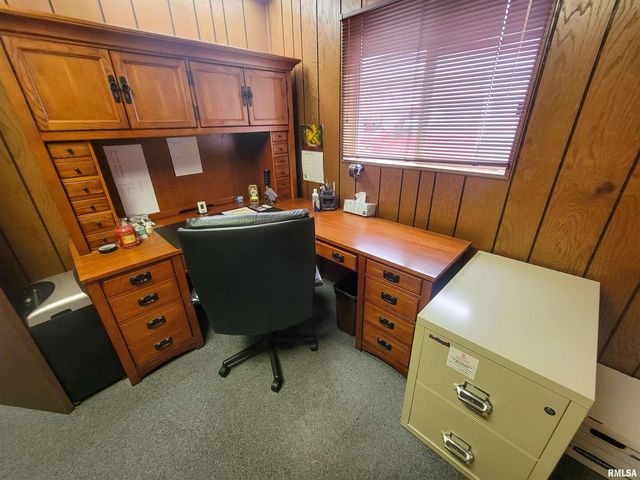 119 W 2ND Street, Flora, IL 62839