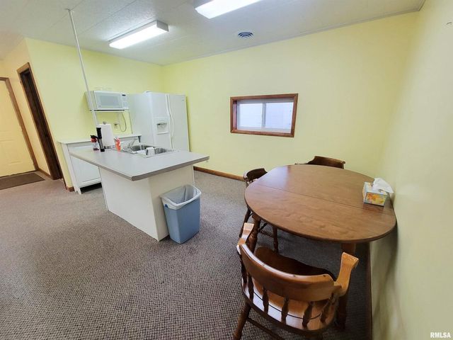 119 W 2ND Street, Flora, IL 62839