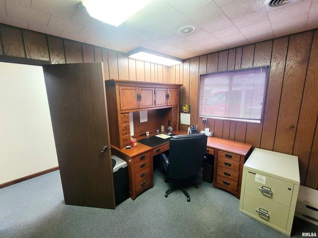 119 W 2ND Street, Flora, IL 62839