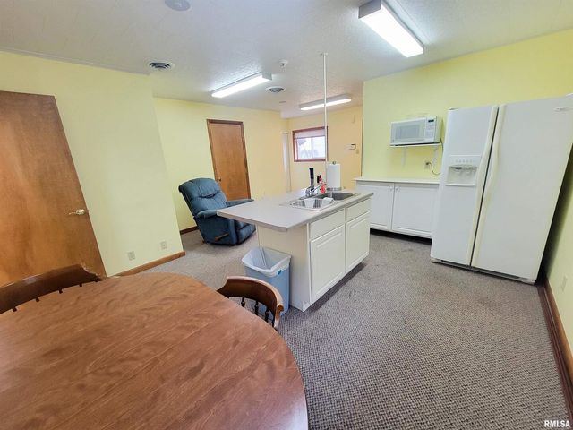 119 W 2ND Street, Flora, IL 62839