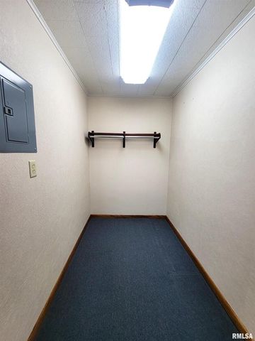 119 W 2ND Street, Flora, IL 62839