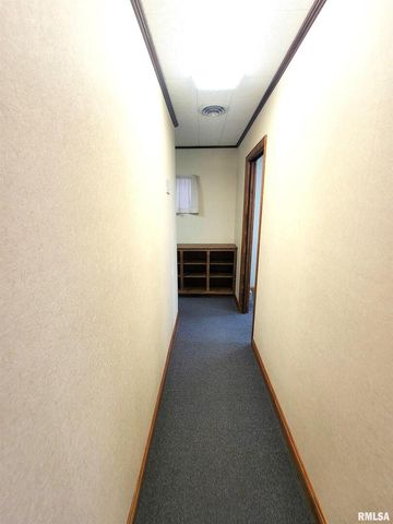 119 W 2ND Street, Flora, IL 62839