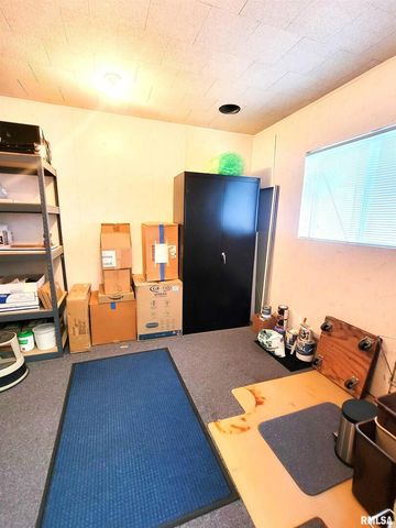 119 W 2ND Street, Flora, IL 62839