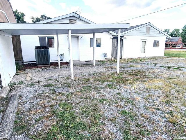 119 W 2ND Street, Flora, IL 62839