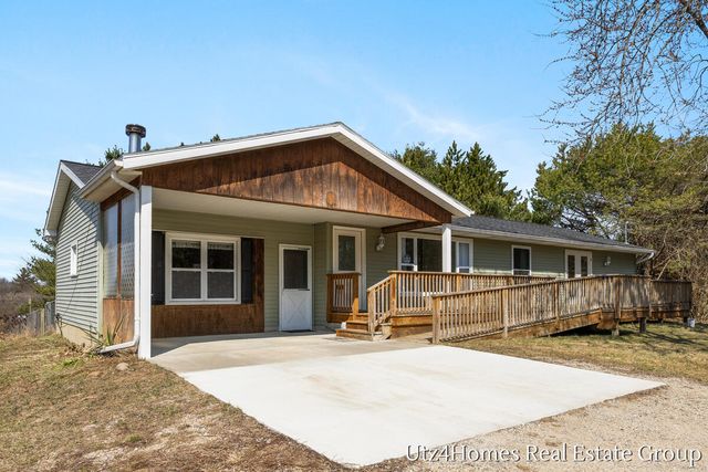 1695 160th Avenue, Deerfield Twp, MI 49336