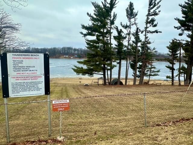 67747 Thunderbird Drive, Sturgis, MI 49091