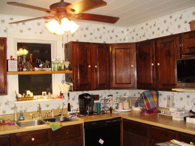 7781 W Hagar Shore Road, Coloma, MI 49038