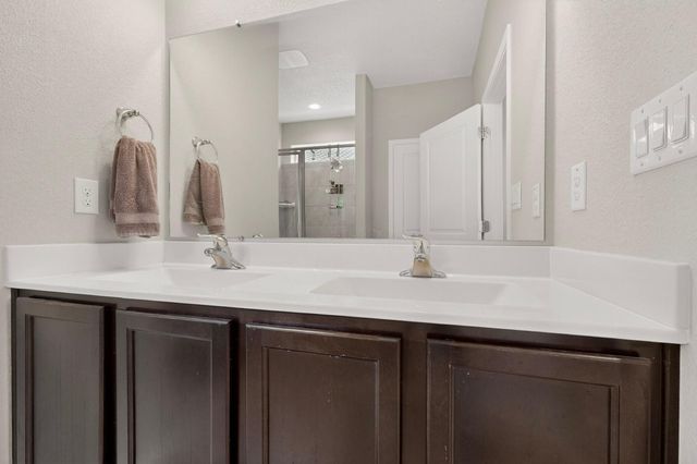 1848 Valle Vista Road NW, Los Lunas, NM 87031