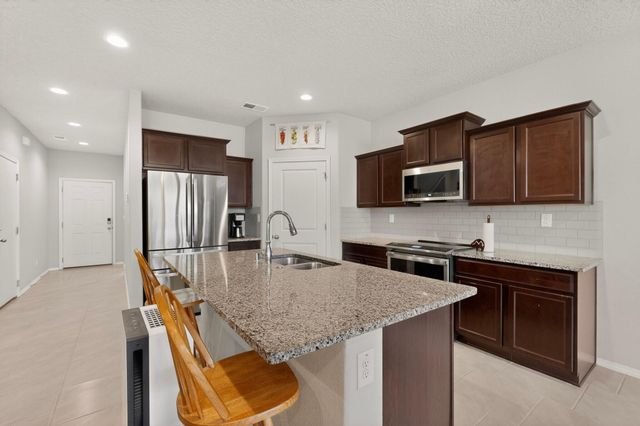 1848 Valle Vista Road NW, Los Lunas, NM 87031