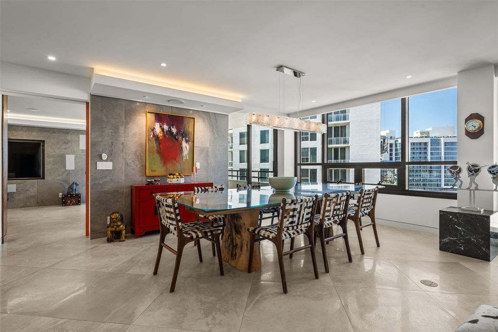 Image 11 of property listing at 1255 N GULFSTREAM AVENUE 1501, Sarasota, FL 34236