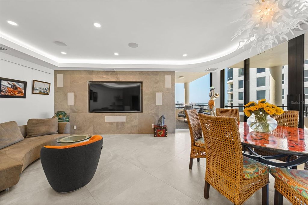 Image 14 of property listing at 1255 N GULFSTREAM AVENUE 1501, Sarasota, FL 34236