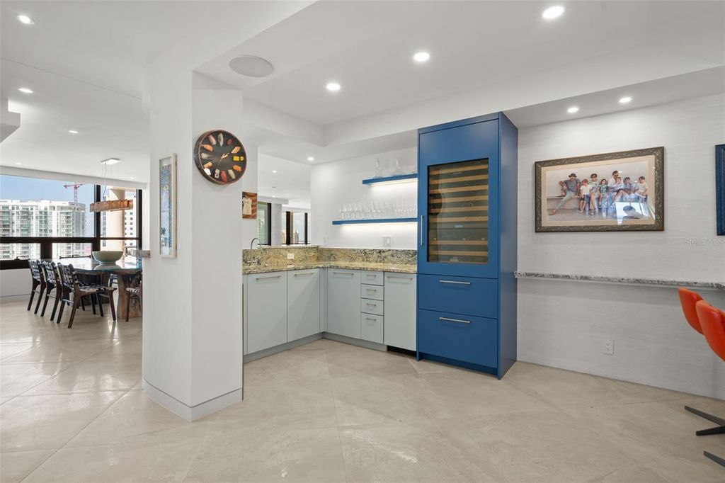 Image 15 of property listing at 1255 N GULFSTREAM AVENUE 1501, Sarasota, FL 34236