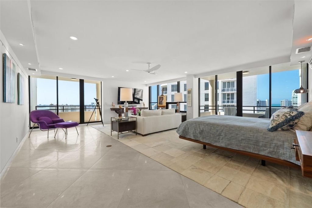 Image 22 of property listing at 1255 N GULFSTREAM AVENUE 1501, Sarasota, FL 34236